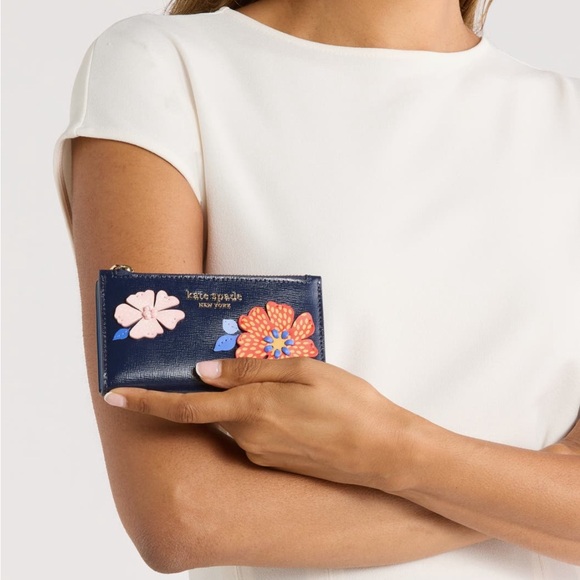 Kate Spade Dottie Bloom Flower Applique Small Slim Bifold Wallet NWT - Picture 5 of 5